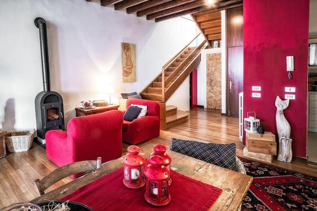 Loft Overlooking The Old Town . Feltre Kültér fotó