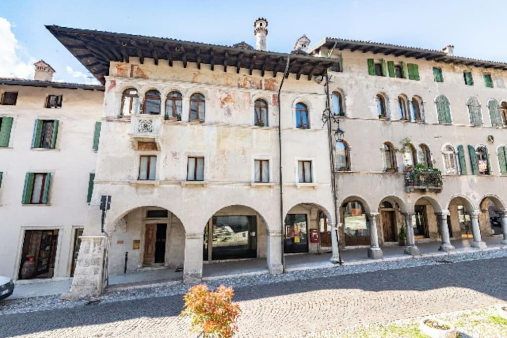 Loft Overlooking The Old Town . Feltre Kültér fotó